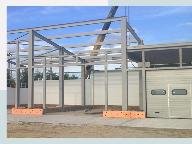 Строительство автосервисов от СтальСтрой-Крв по цене 652 руб.